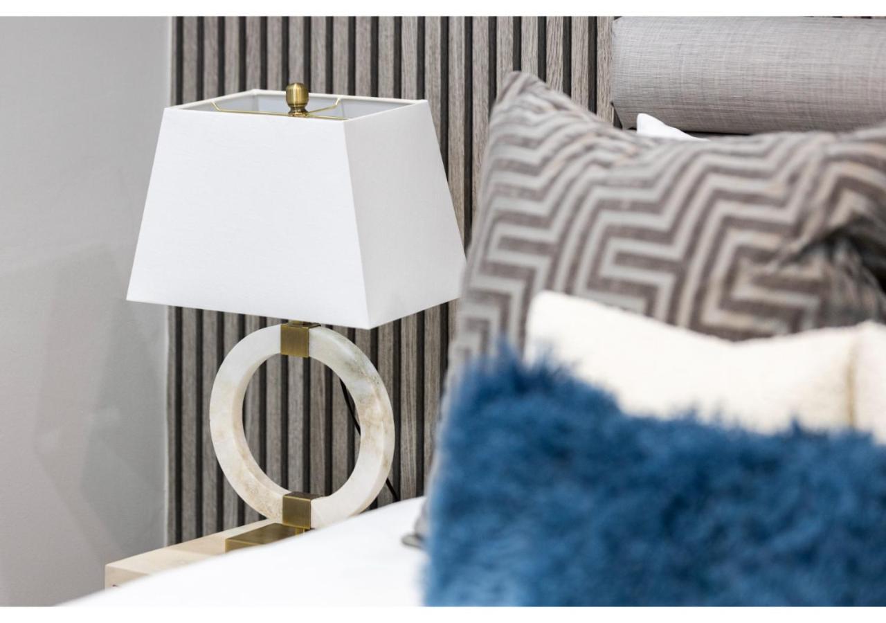 Luxe And Modern Studio- Sleeps Three Londra