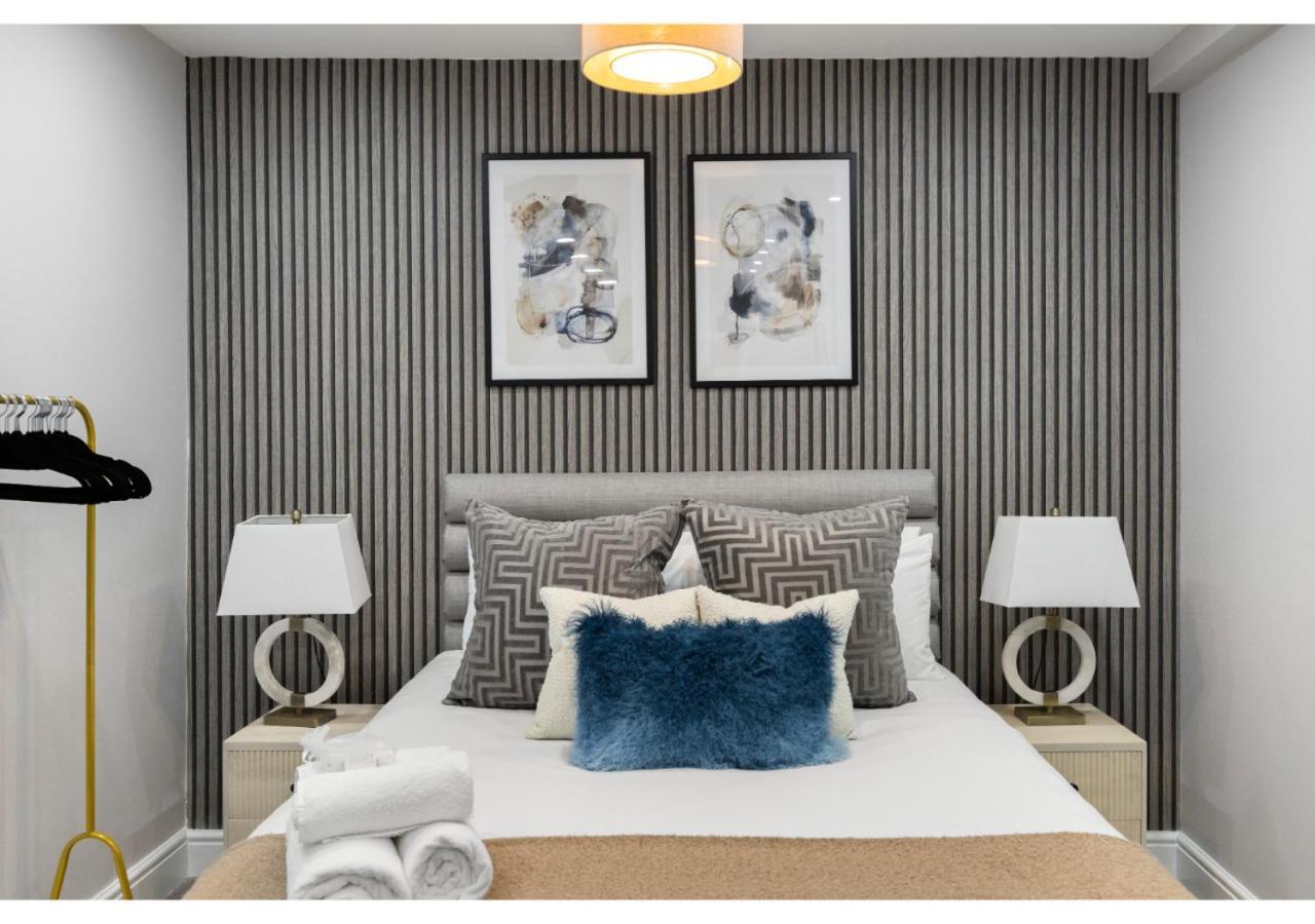 Apartment Luxe And Modern Studio- Sleeps Three London